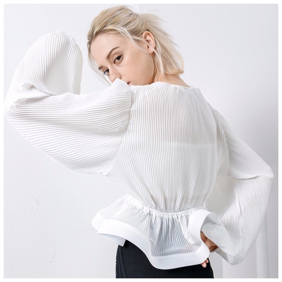 Stunning Black & White Pleated Tie Top - Picture 4 of 7